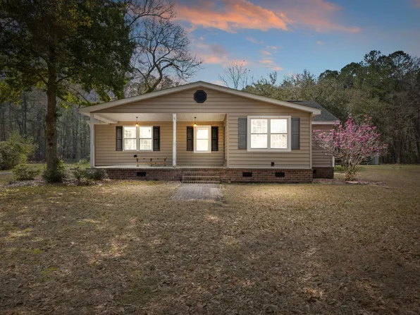 1395 E Church St, Bonneau, SC 29431