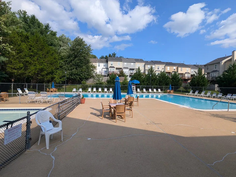 16303 Taconic Cir