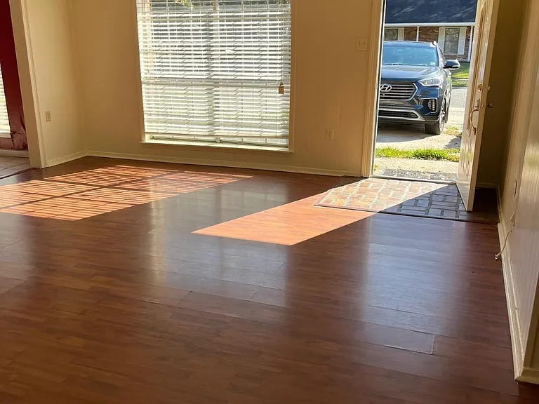 5115 Woodlawn Ave — Photo 3