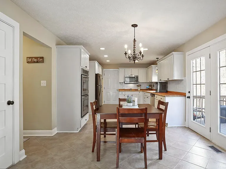 627 Lakeview Dr — Photo 12