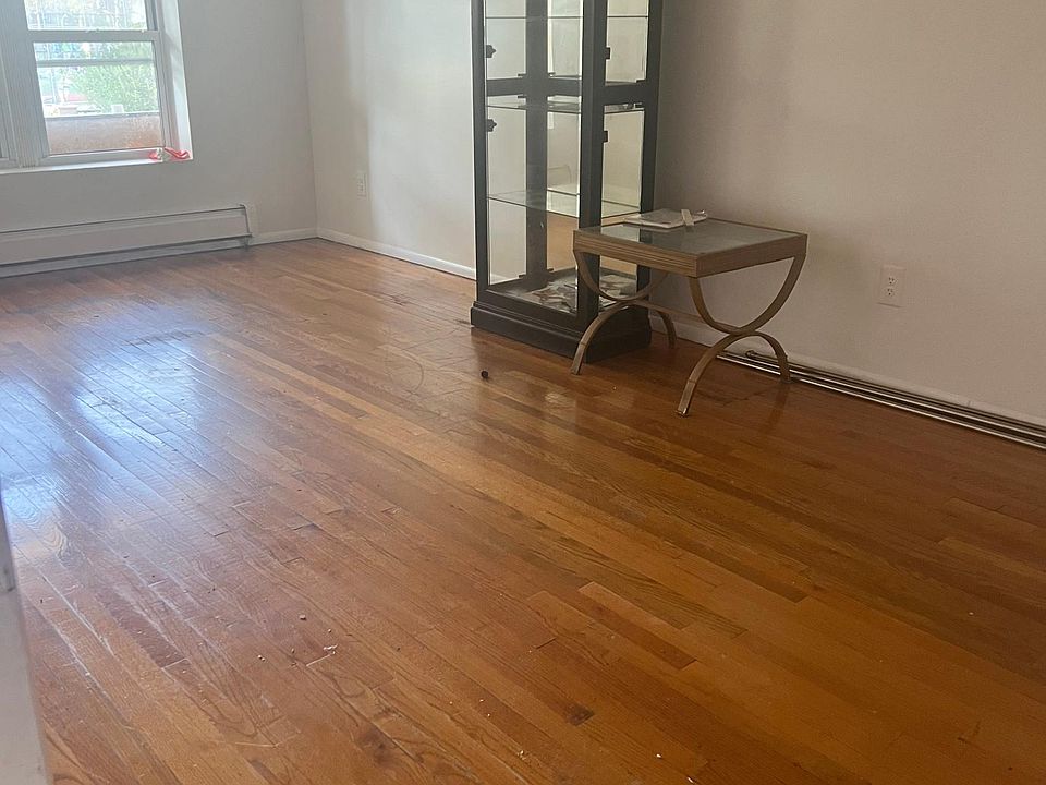 1st image of 16448 84th Ave #1