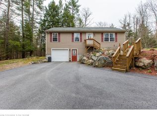 18 Taylor Ln, Naples, ME 04055