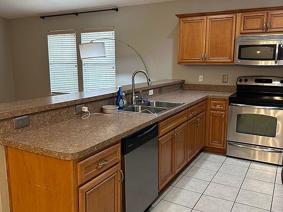 5th image of 600 Brooke Hampton Dr