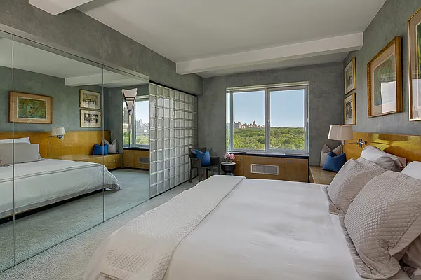 Sold by Corcoran | media 16