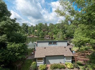 1140 Molokai Dr, Tega Cay, SC 29708