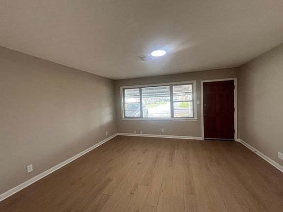 2nd image of 1317 Susan St
