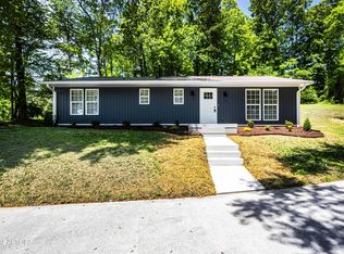 185 Henderson Ln, Jacksboro, TN 37757