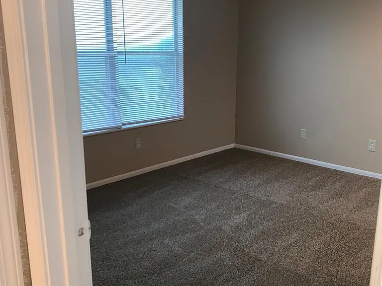 Devling Place Apartments — Photo 7