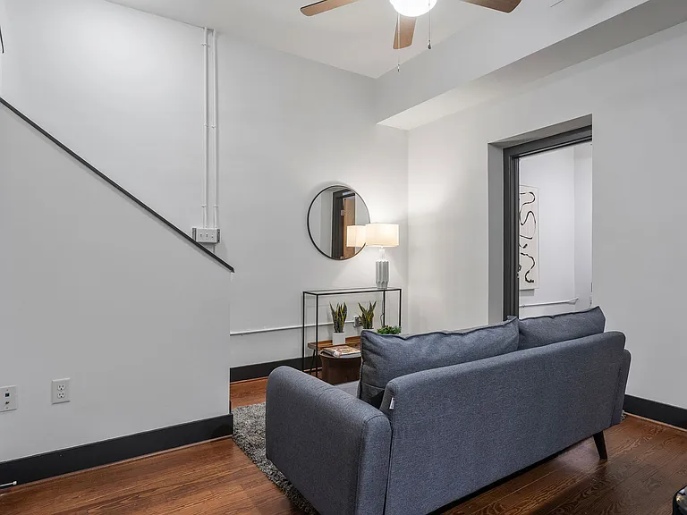 306 E Grace St — Photo 41