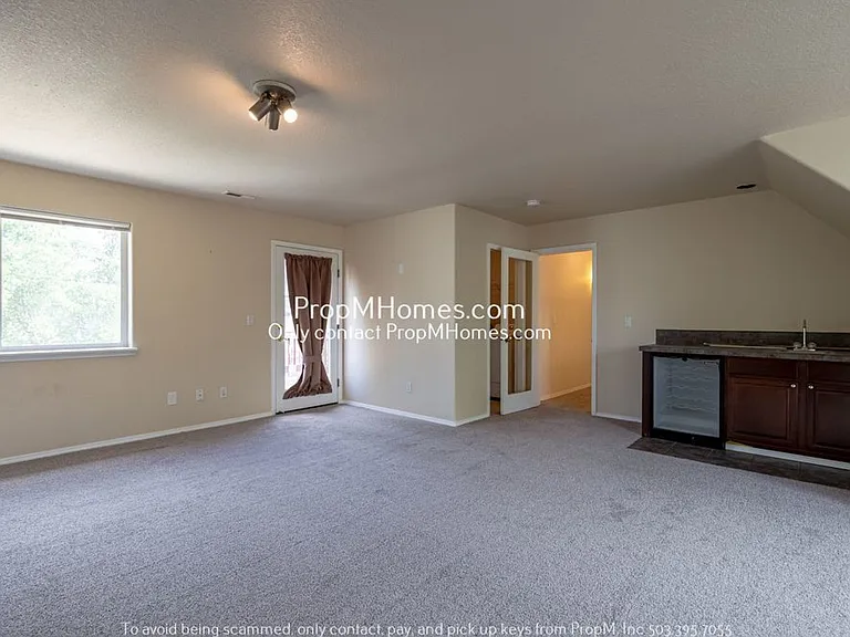 7561 SW Thornton Dr — Photo 21