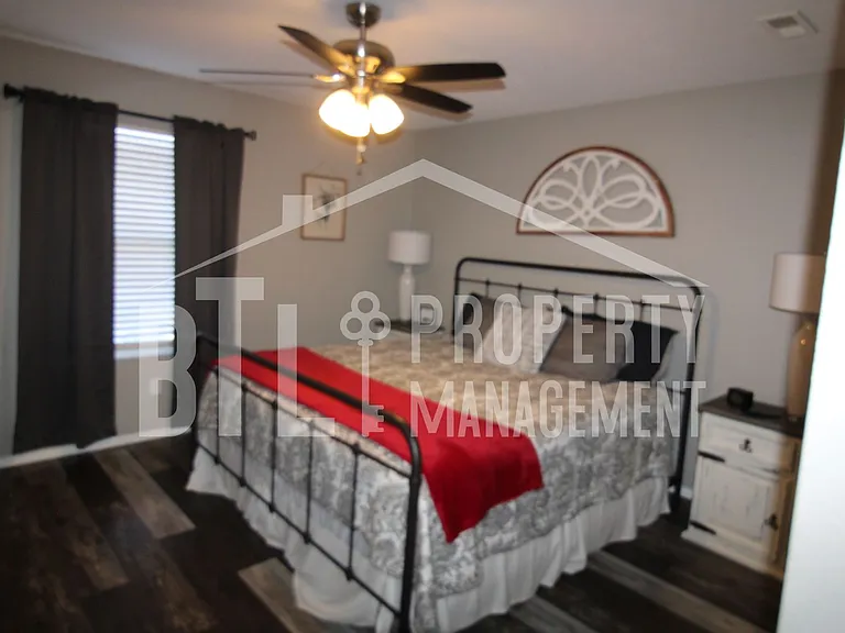 2907 Vineyards Pkwy #2 — Photo 28