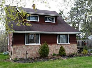 1691 Brodhead Rd, Coraopolis, PA 15108