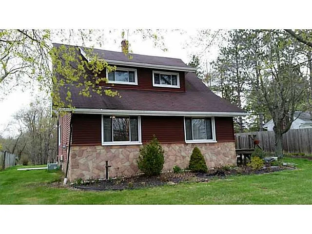 1691 Brodhead Rd photo 1