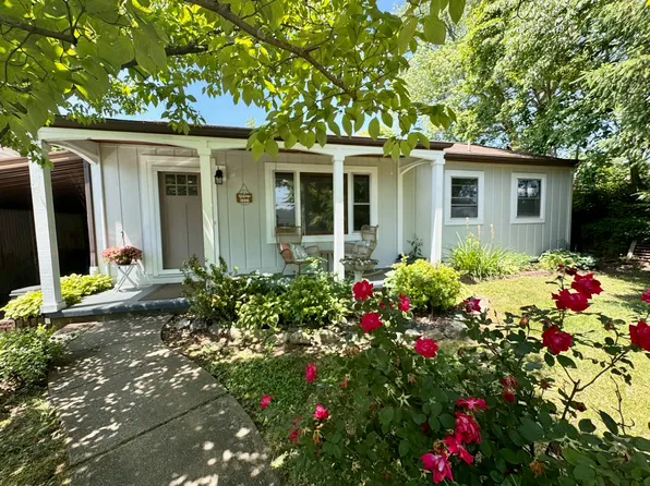 104 Duncan Dr, Huntington, WV 25705