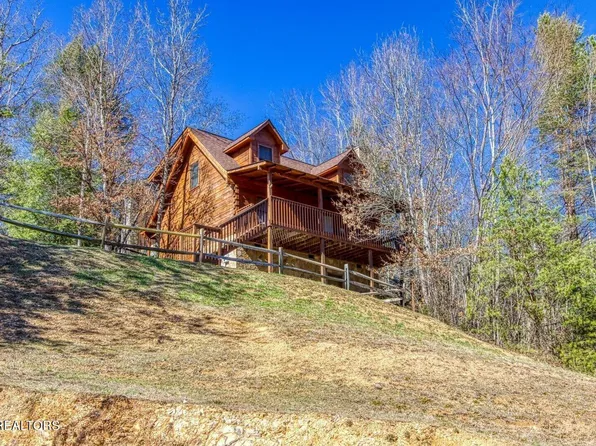 745 Kings Hills Blvd, Pigeon Forge, TN 37863