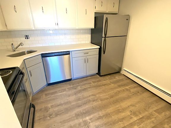 4th image of 2455 N Bryant St #1