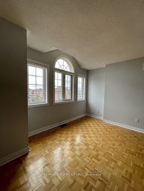 5 bed, $3,800 — Photo 4