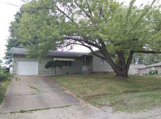 1203 S 3rd St, Effingham, IL 62401
