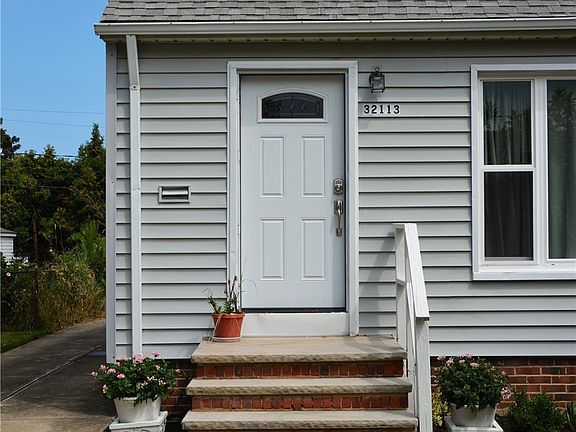 4th image of 32113 Dickerson Rd