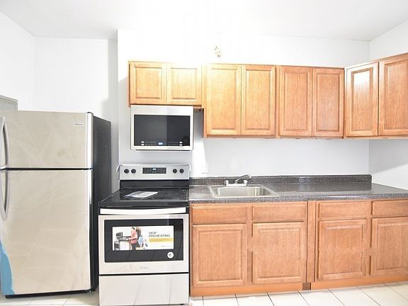 3rd image of 118 W 137th St #3C