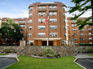 235 Garth Rd APT E1B, Scarsdale, NY 10583