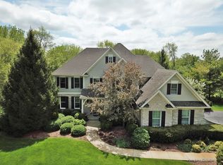 8N030 Columbine Rd W, Saint Charles, IL 60175