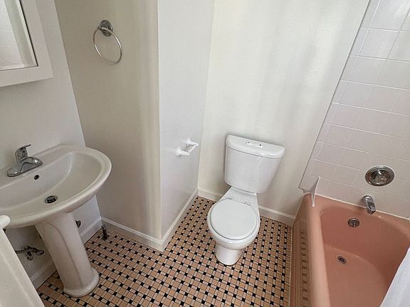 4th image of 1611 Clay St #1565-04