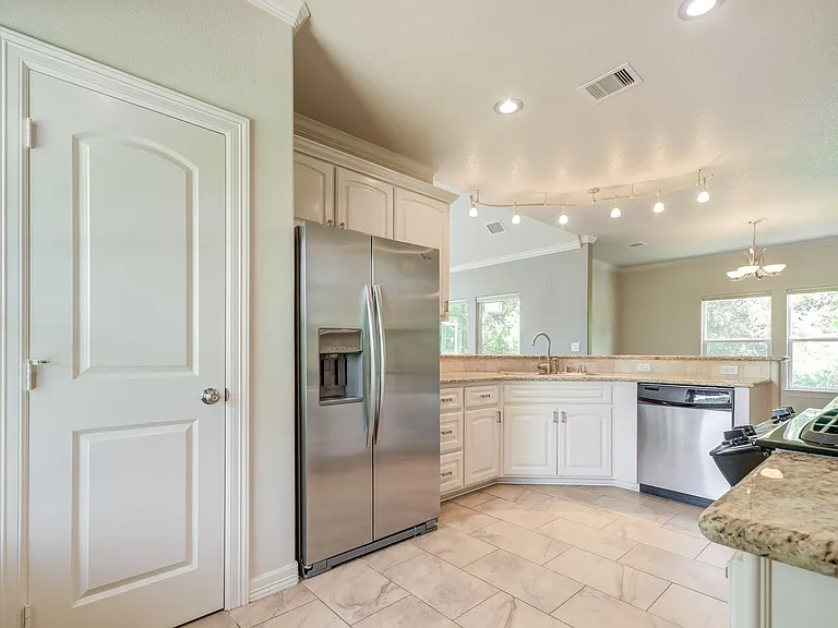 1009 Bryan Ave — Photo 16
