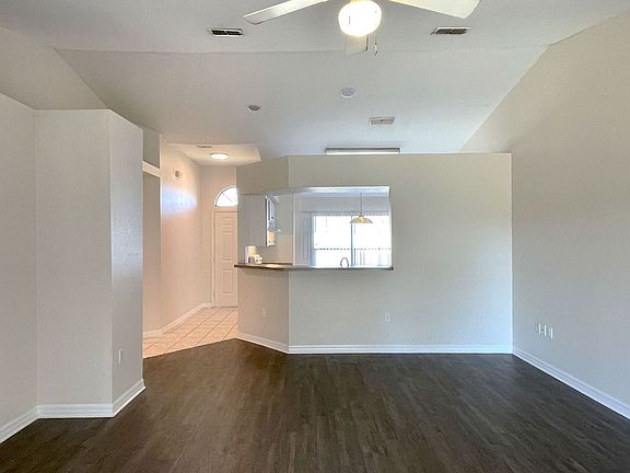 2nd image of 720 17th St NE