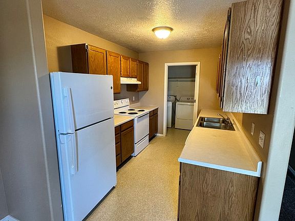 3rd image of 2140 Elizabeth Blvd #17B