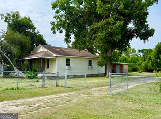 31 Currie St, Hazlehurst, GA 31539