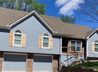 2109 SW Brookshire Dr, Blue Springs, MO 64015