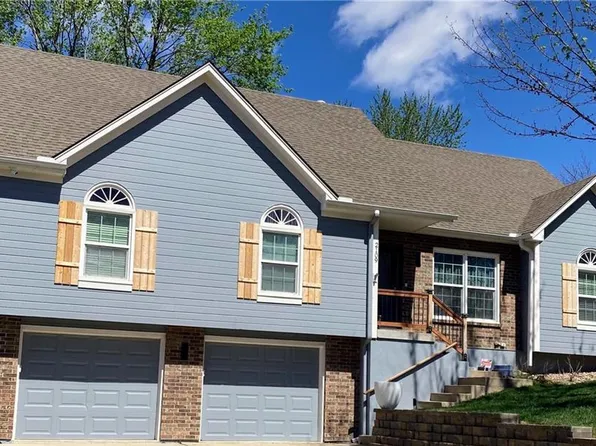 2109 SW Brookshire Dr, Blue Springs, MO 64015