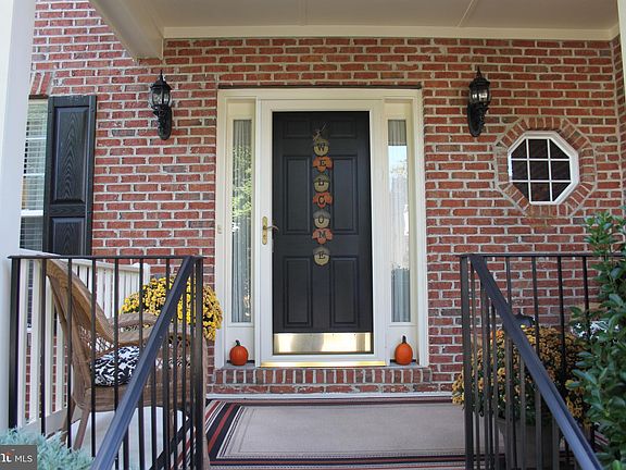 2nd image of 934 Wayne Dr