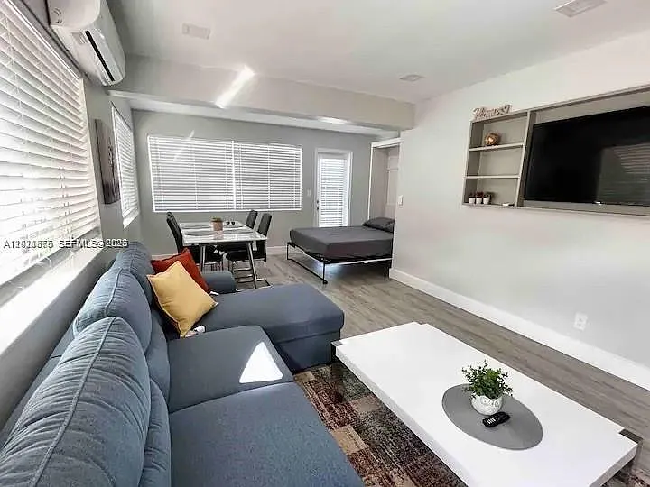 1925 Dewey St #3 — Photo 12