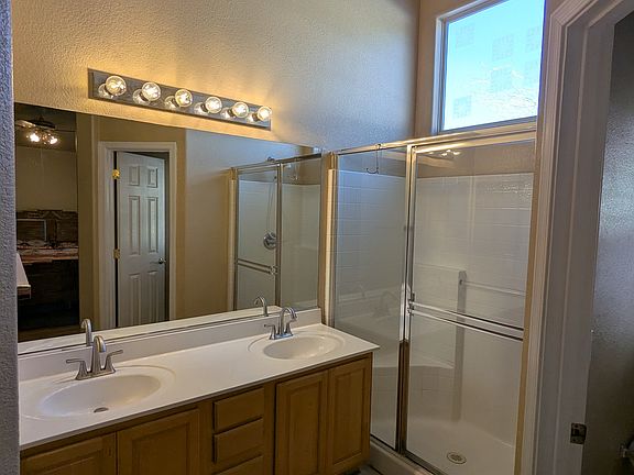 3rd image of 5712 E Holmes Ave
