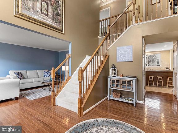 Open Foyer / Living Room