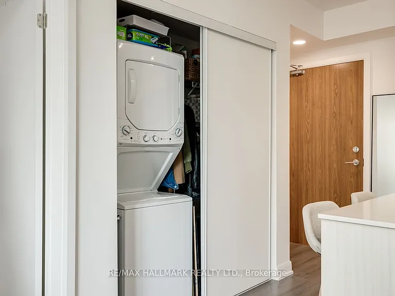 385 Osler St #306 — Photo 13