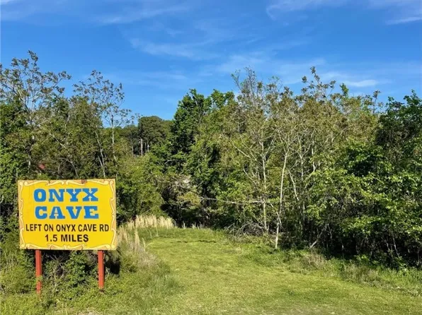 E Van Buren St, Eureka Springs, AR 72632