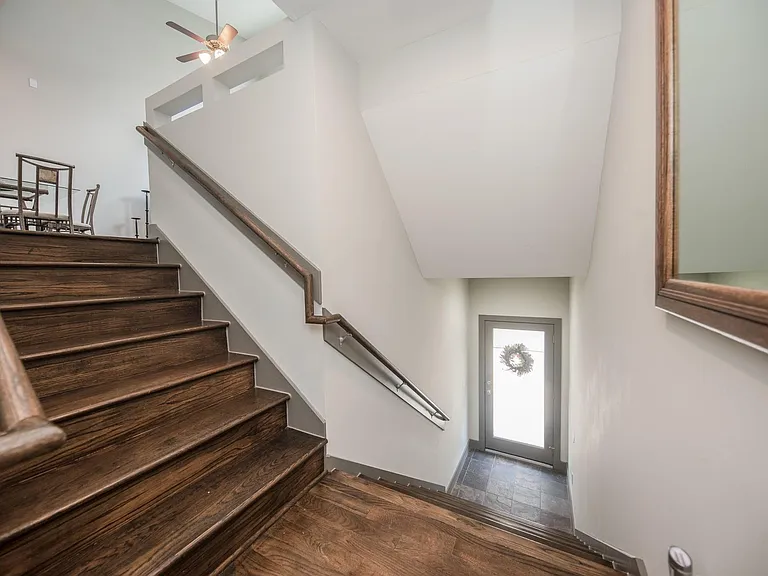 1535 Birdsall St #C — Photo 7