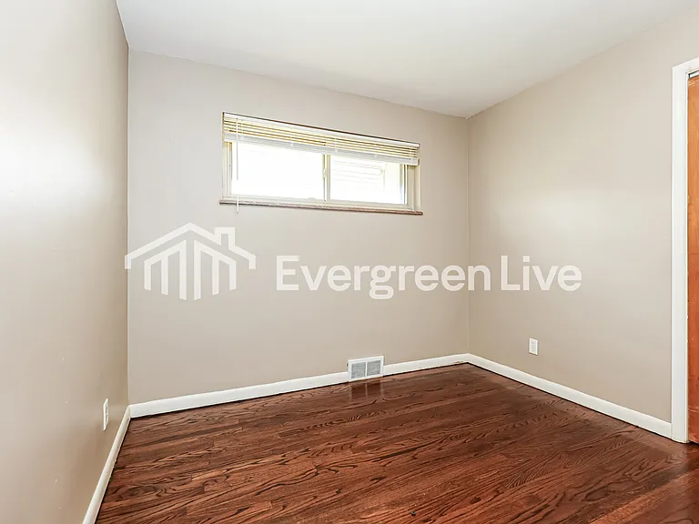 2669 Montana Ave — Photo 9