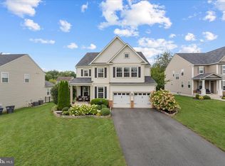 9049 Stone Crest Dr, Warrenton, VA 20186