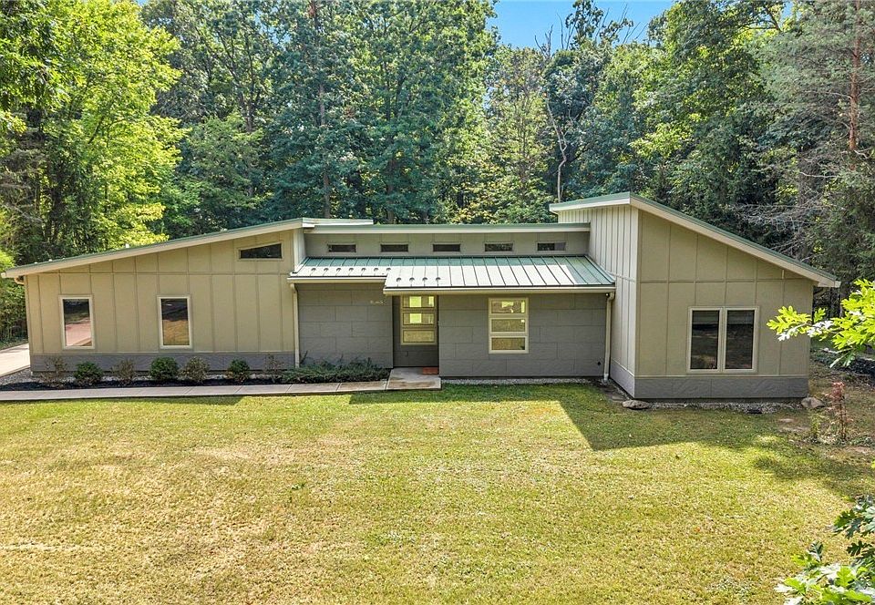 1st image of 8365 Whitewood Rd