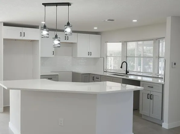 5637 Whistling Tree Ln, Bradenton, FL 34203