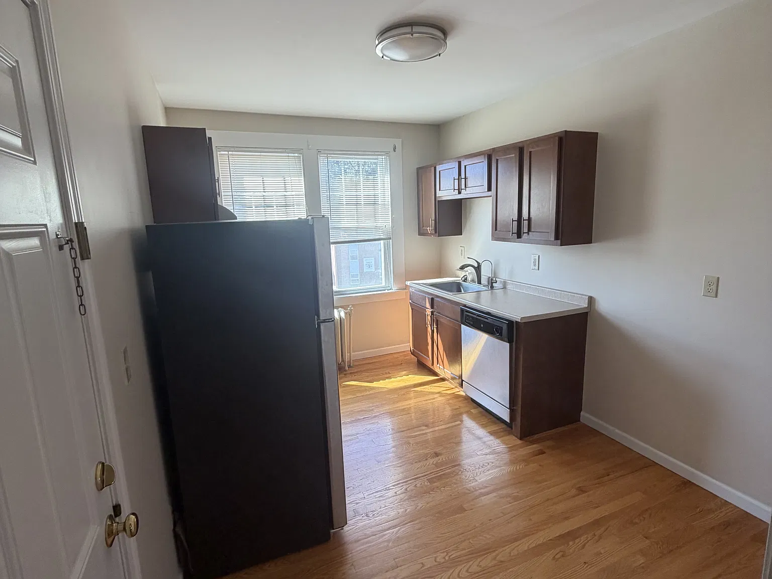 405 Main Street - 6 — Photo 2