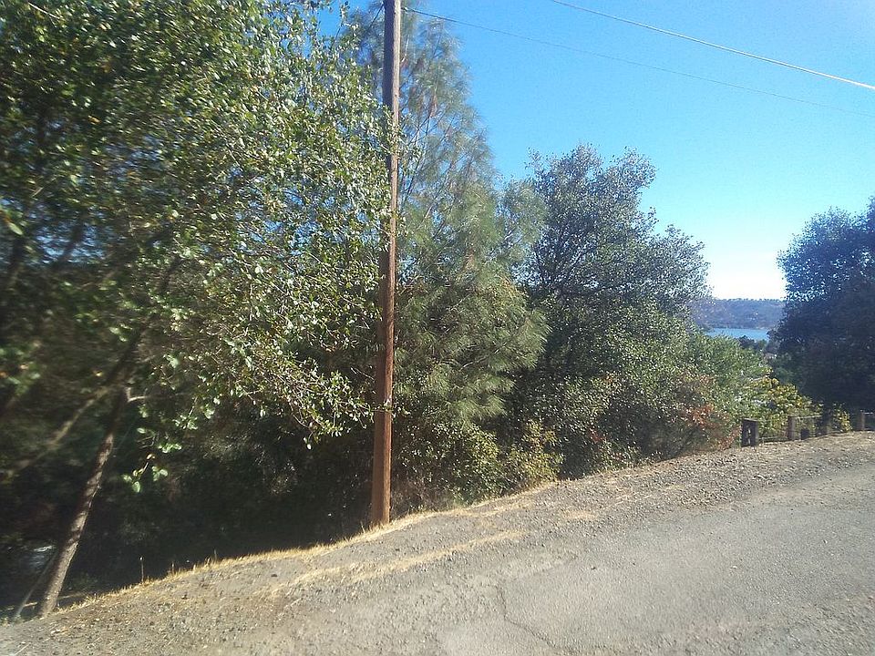 10631 Lakeview Dr has Lake-Vie