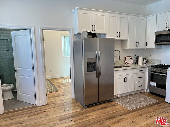 4th image of 6504 Gaviota Ave