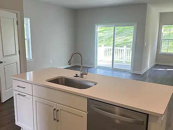 854 Pecan Rd — Photo 3