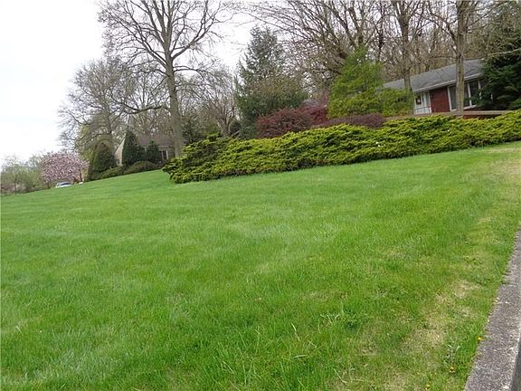 Beautiful level front yard.