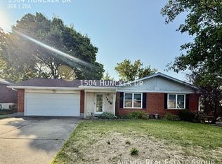 1504 Huncker Dr, Saint Charles, MO 63301